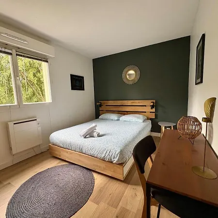 Godard - T3 Avec 2 1 Salle De Bain Et Balcon Apartmán