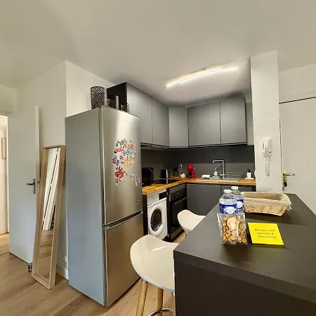 Godard - T3 Avec 2 1 Salle De Bain Et Balcon Apartmán