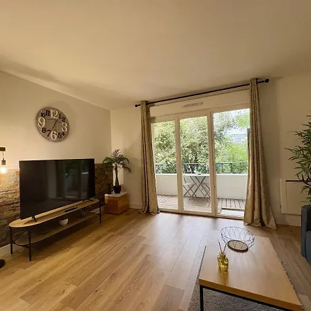 Godard - T3 Avec 2 1 Salle De Bain Et Balcon * Bordeaux