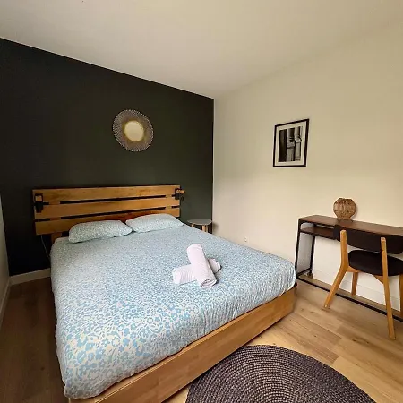 Godard - T3 Avec 2 1 Salle De Bain Et Balcon *
