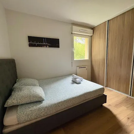 Godard - T3 Avec 2 1 Salle De Bain Et Balcon アパート